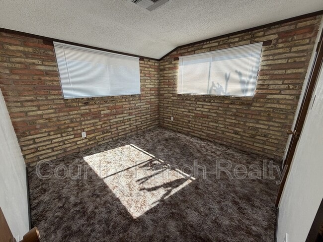 Building Photo - 1044 Paradise Dr