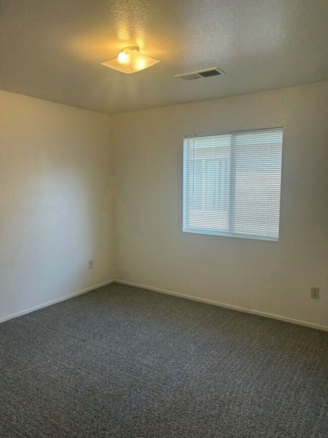 Building Photo - 1736 Inyo St