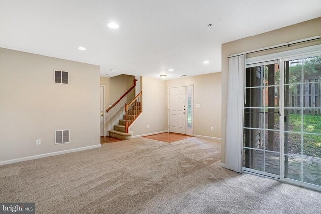 Building Photo - 9662 Potters Hill Cir