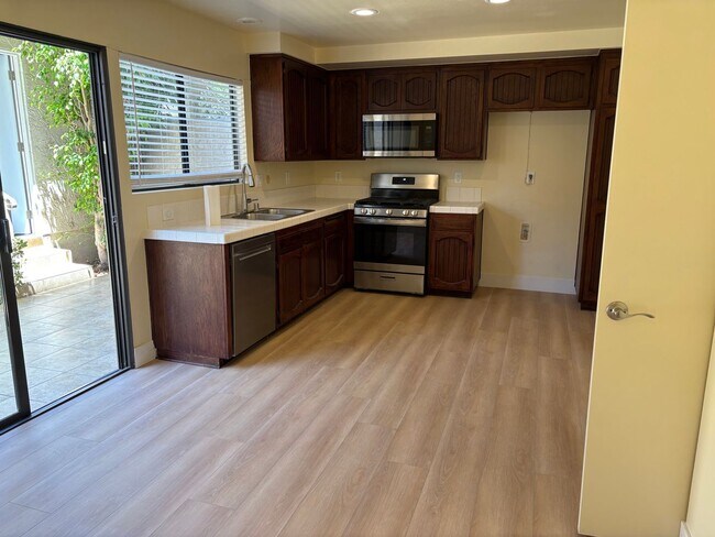 Building Photo - 6865 Valley Circle Blvd