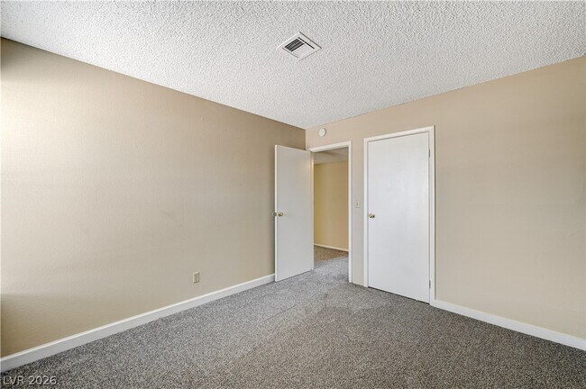 Building Photo - 6813 W Greydawn Dr