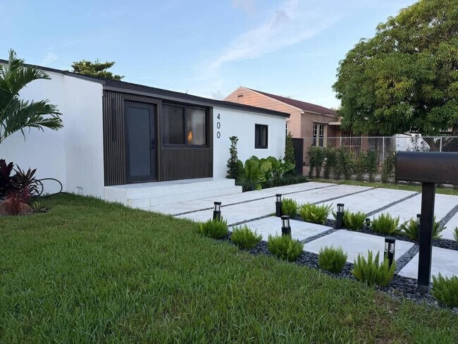 Building Photo - 400 NW 45th St