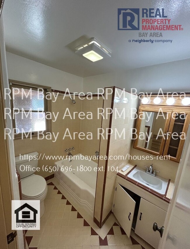 Building Photo - Cozy, Quaint Cottage (2BD/1BTH)