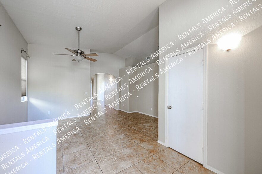 Building Photo - 13593 W Desert Flower Dr