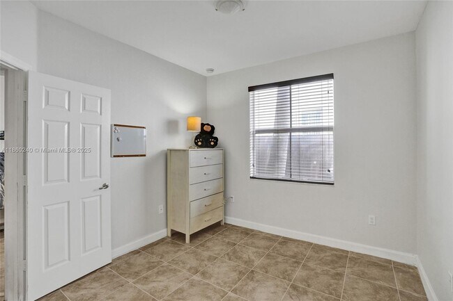 Building Photo - 15385 SW 93rd Ln