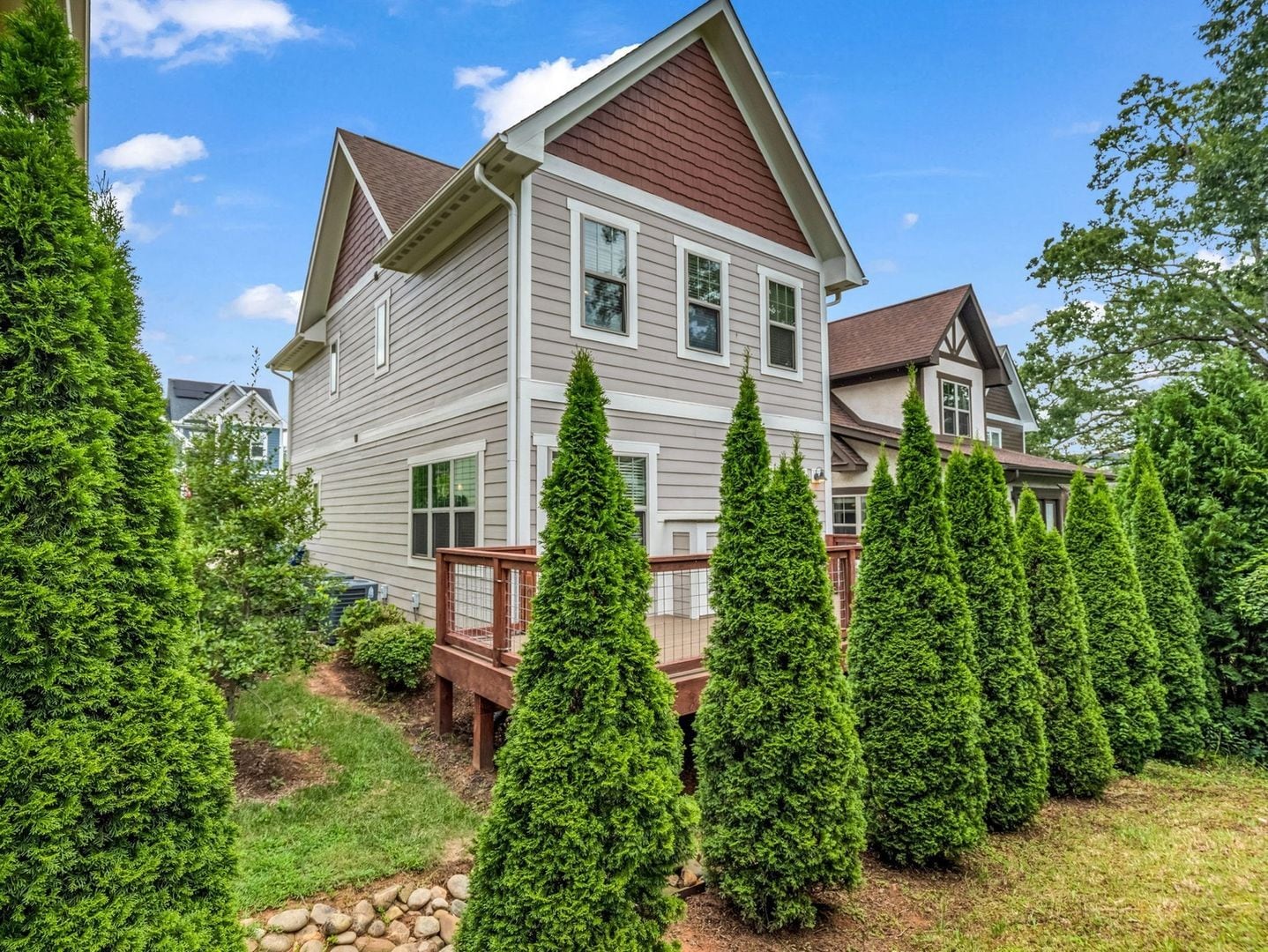 Building Photo - 19 Tudor Way