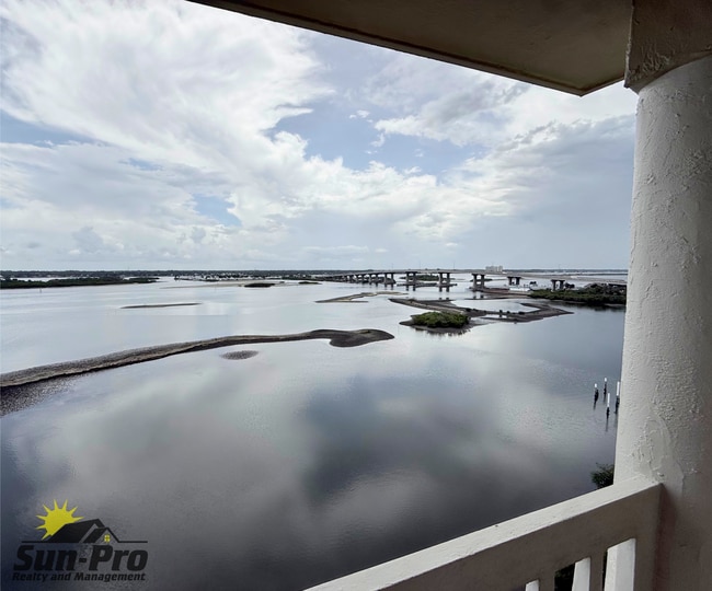 Building Photo - 3606 S Peninsula Dr