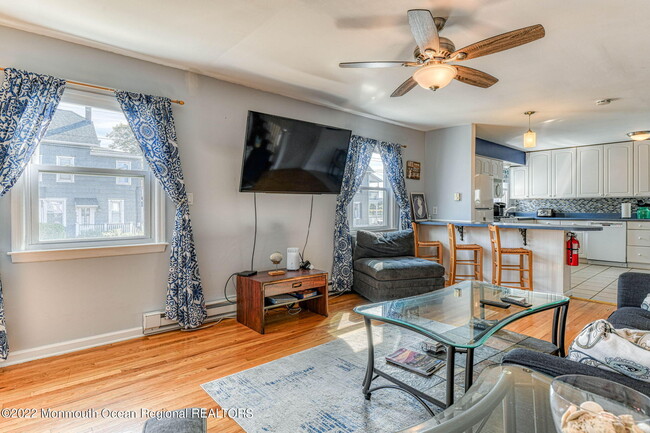 Building Photo - 42 Abbott Ave