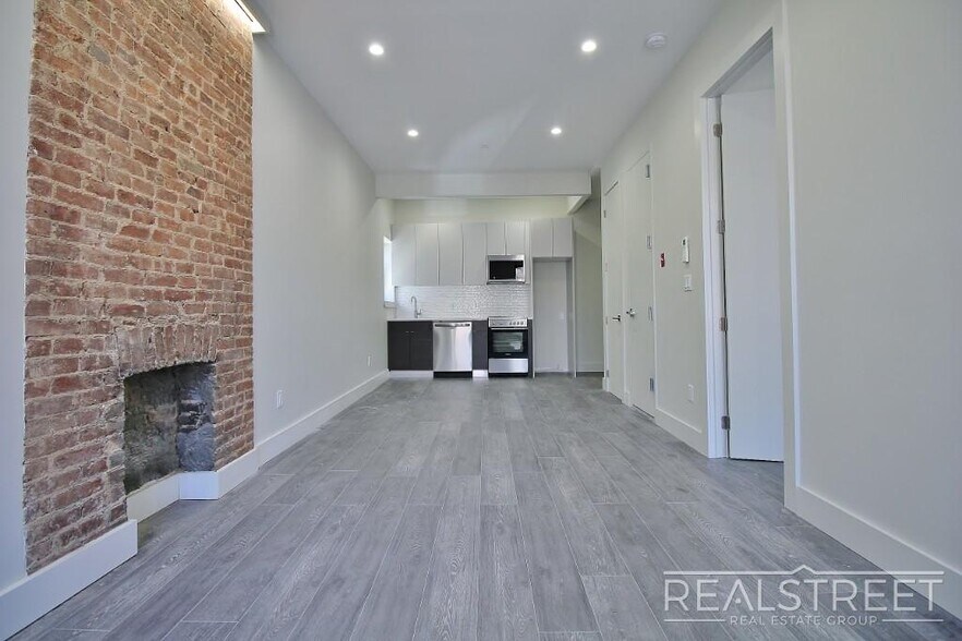 Primary Photo - NEW & Spacious Modern 1 BED in Bed Stuy