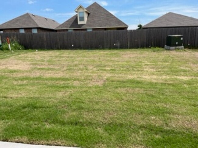 Building Photo - Beautiful New Home!