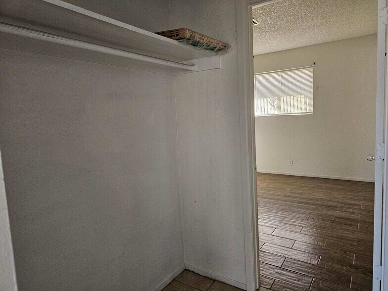 Building Photo - 2428 Statz St