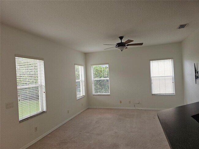 Building Photo - 350 Lake Amberleigh Dr