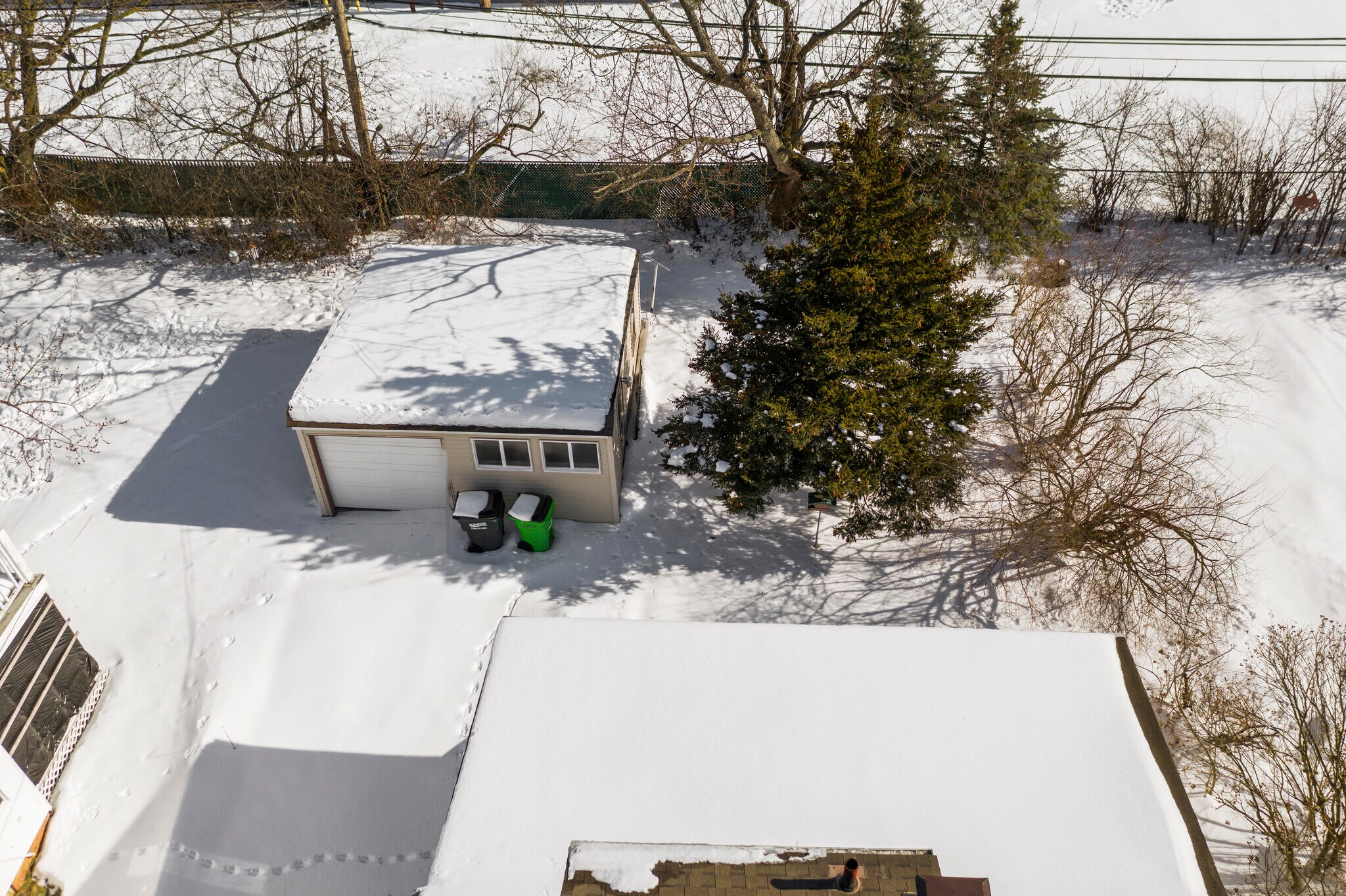 Building Photo - 1515 Longwood Dr