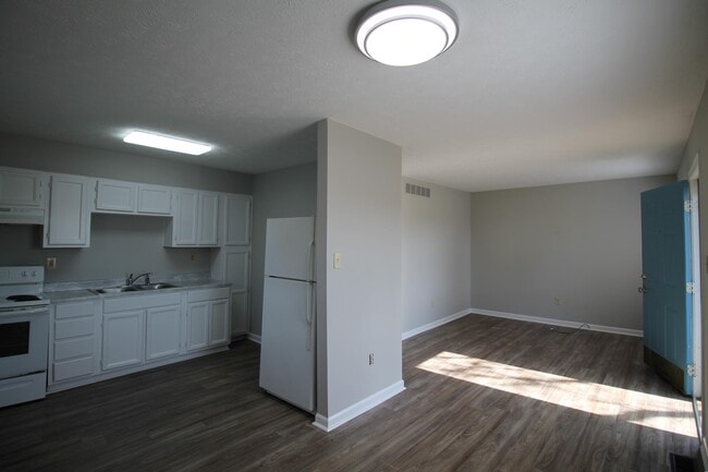 Building Photo - 124 Henry Ct