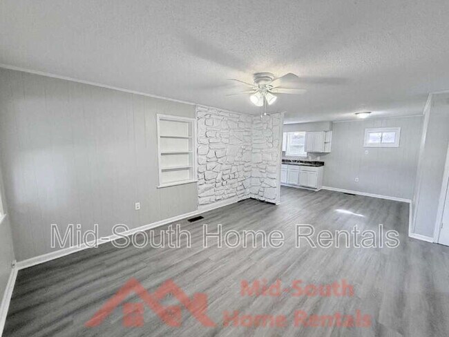 Building Photo - 721 Best St