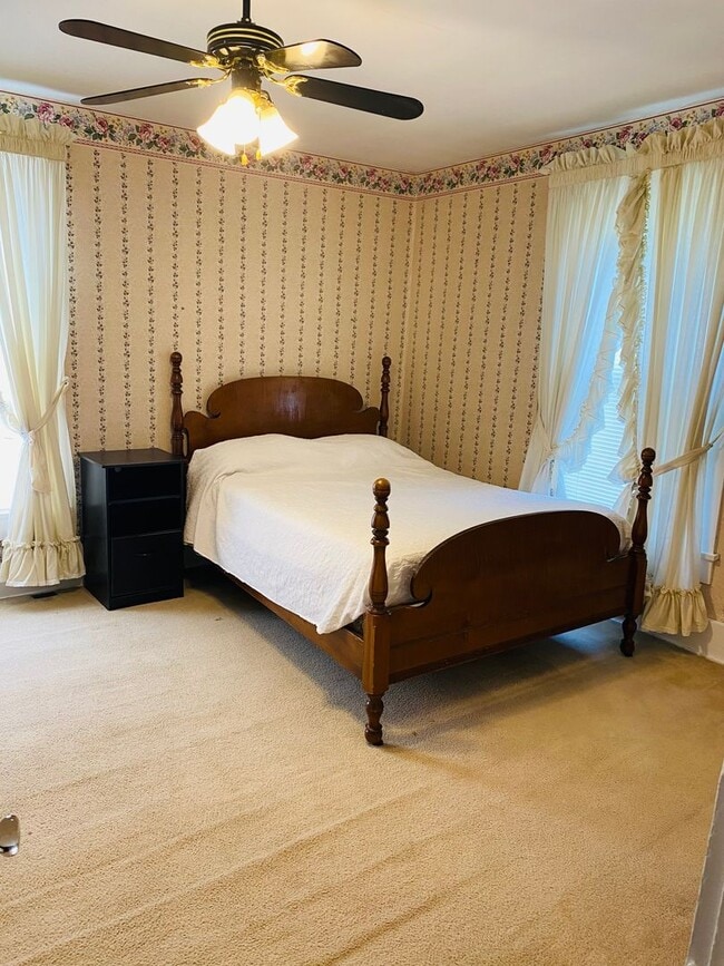 Building Photo - 2 Bedroom, 2 Bath Home furnished home in M...