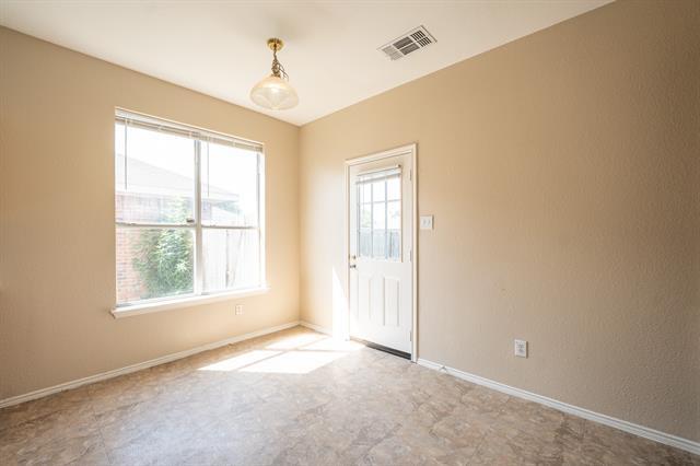 Building Photo - 447 Maple Grove Dr