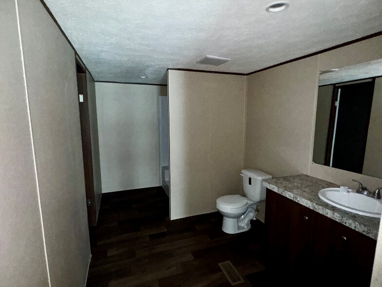 Building Photo - 1106 Mesquite St
