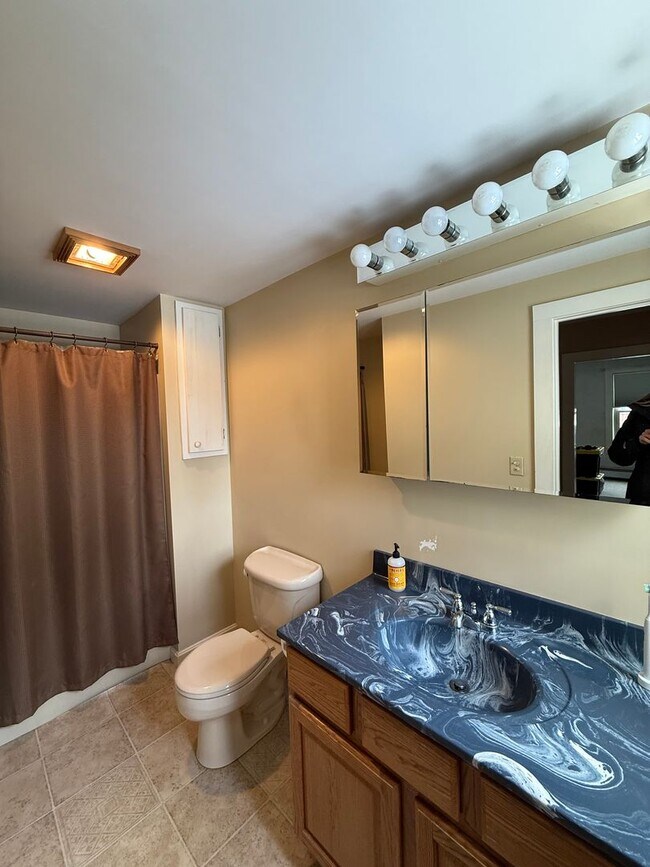 Building Photo - Available NOW: First floor unit - 1 bed/1 ...