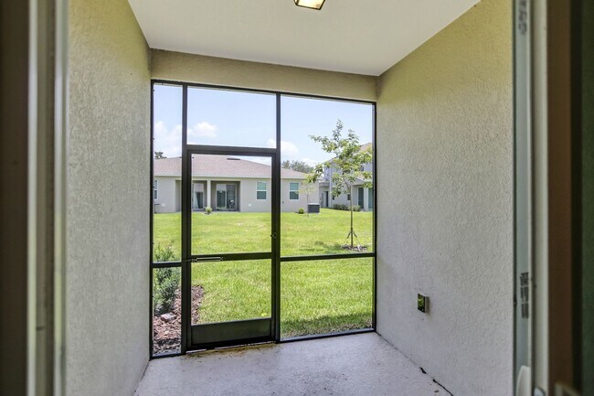 Building Photo - 3 Bedroom 2 Bath Villa in Oak Tree Pointe for RENT!