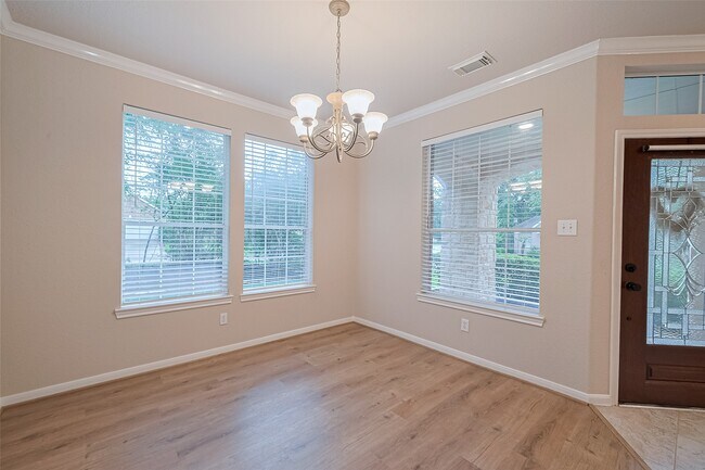 Building Photo - 23 Red Adler Pl