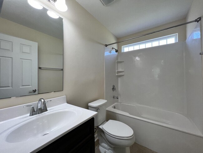 Building Photo - 187 Heath Dr