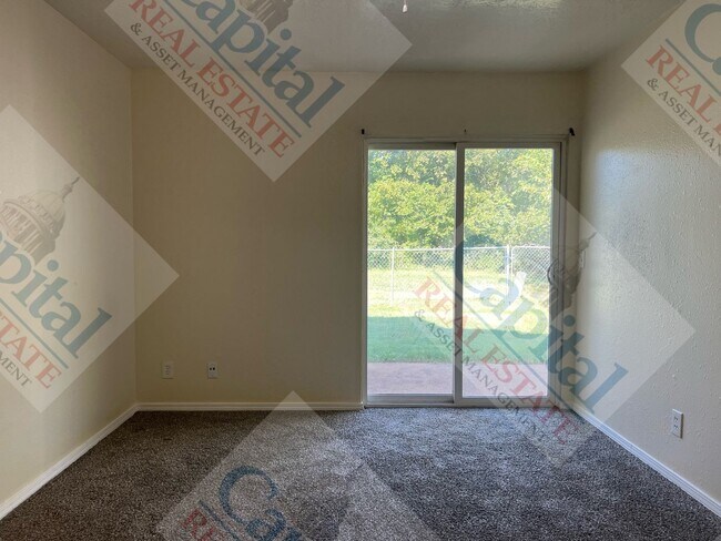 Building Photo - Charming 2 Bedroom Close to Campus