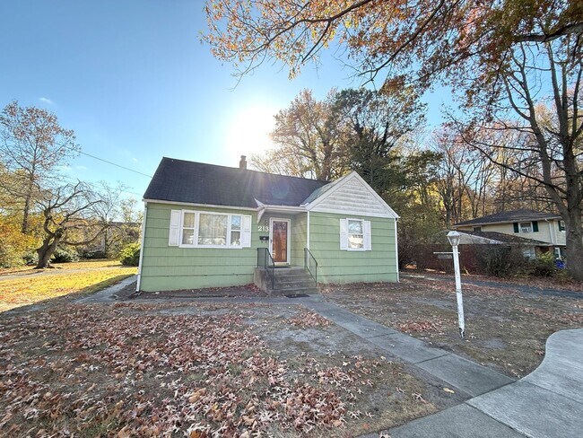 Building Photo - Big Spacious Beautiful Single Family 4 bedroom House for Rent !!!