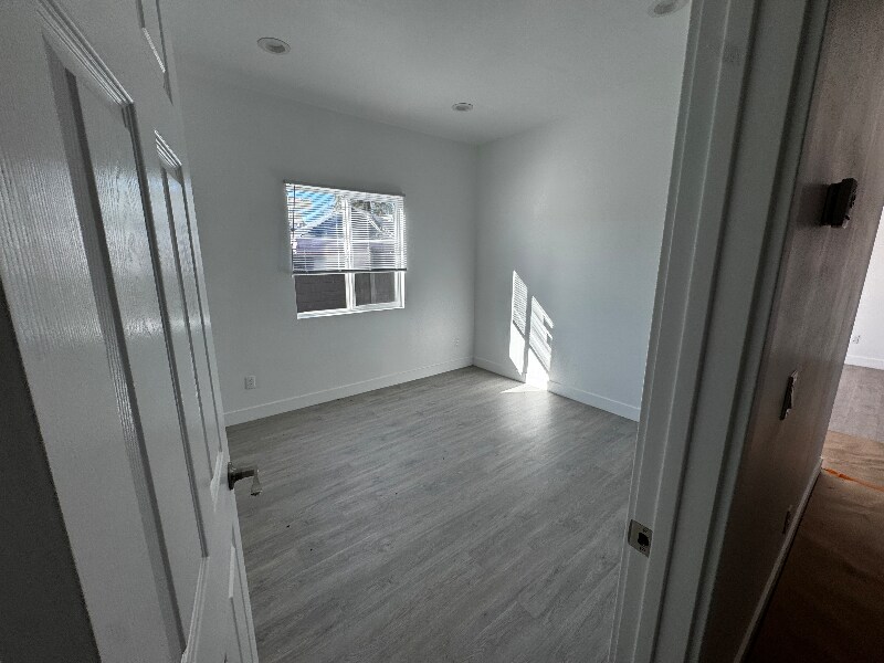 Building Photo - 1319 N Stoddard Ave