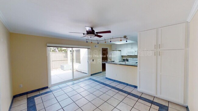 Building Photo - 10512 Caminito Westchester