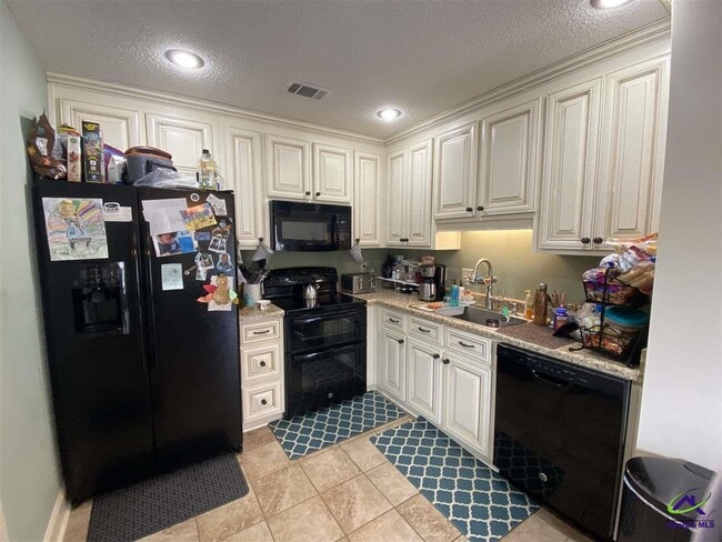 Building Photo - 552 Grand Ave