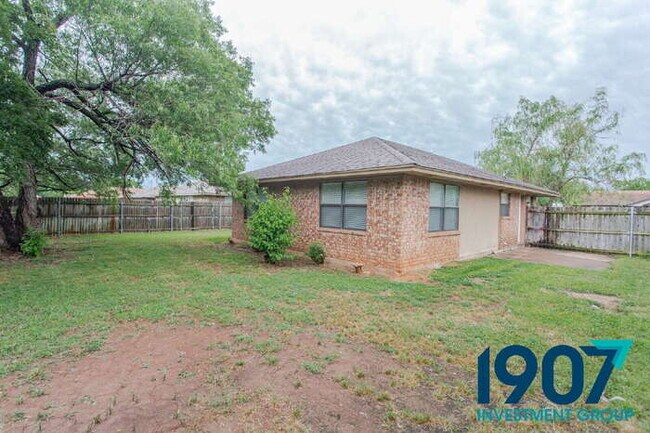 Building Photo - SPECIAL OFFER! Move In Now & Get 50% Off Y...