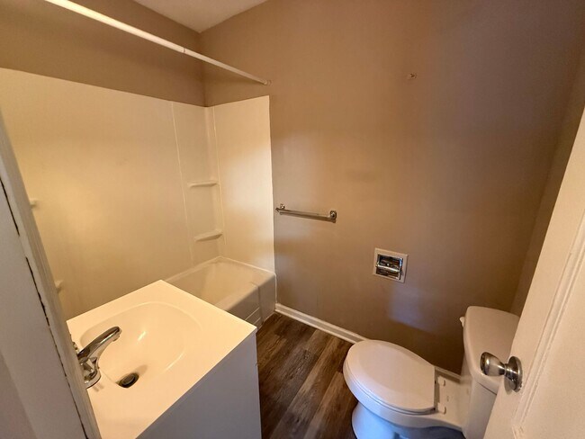 Primary Photo - 861 N 11th St