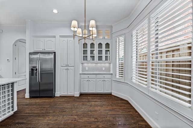 Building Photo - 4318 University Blvd