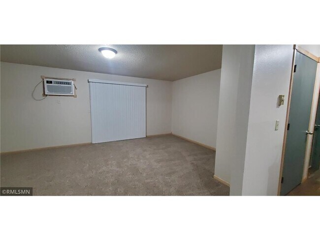 Building Photo - 308 Willow St