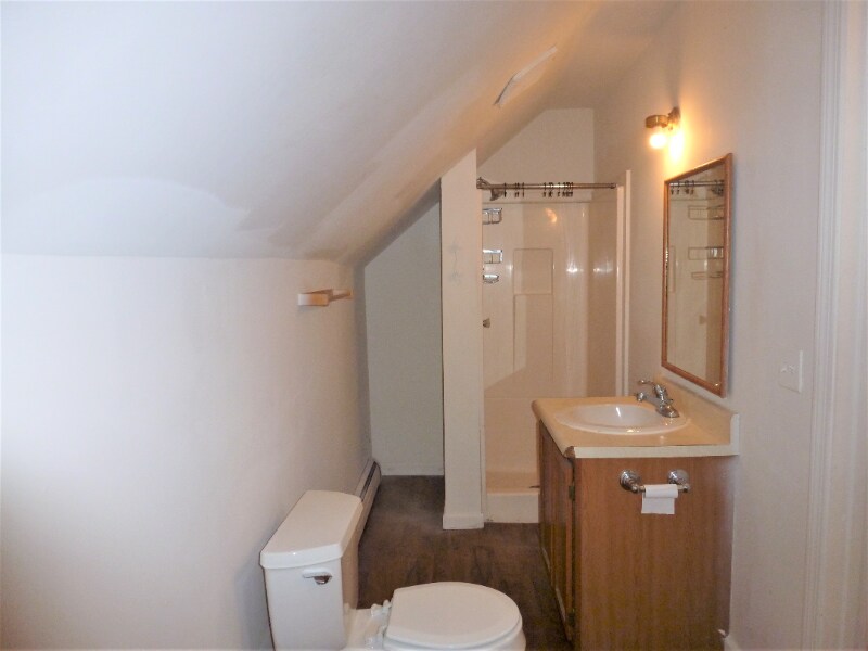 Building Photo - 14 Hickok Pl