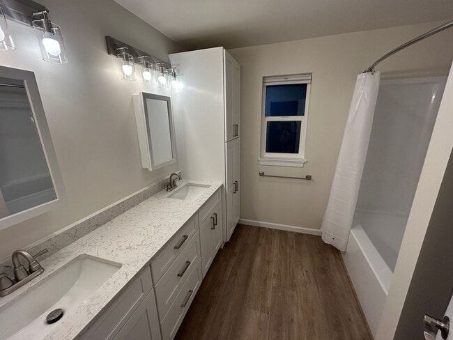 Building Photo - New build Beautiful 3bd, 2bath House in North Tacoma!