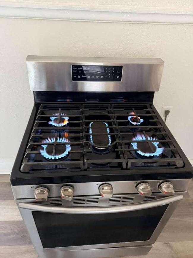 Building Photo - 2215 N 15th St