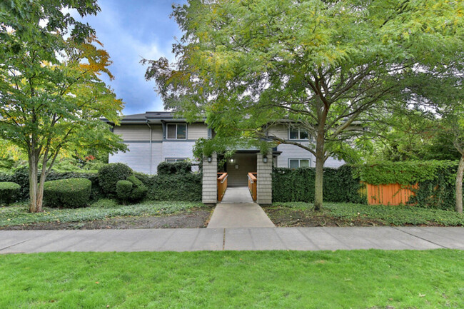 Building Photo - 4740 21st Ave NE