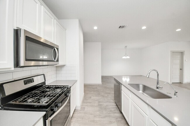 Building Photo - 7803 Golden Rubia Ln