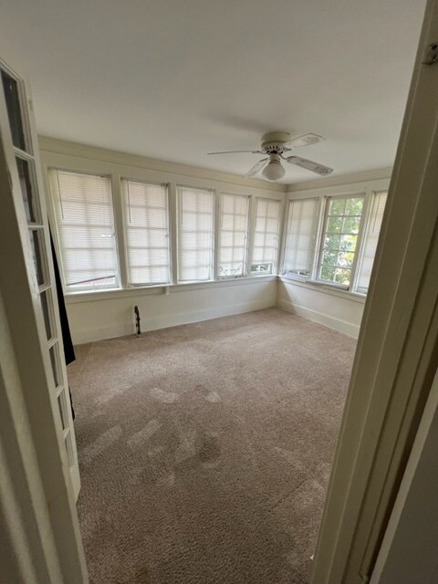 Building Photo - 907 N Rebecca Pl