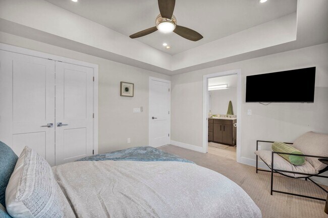 Building Photo - Mid-Town Modern Gem With EV Charger