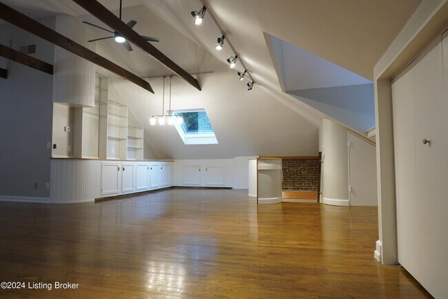 Building Photo - 2541 Cherokee Pkwy