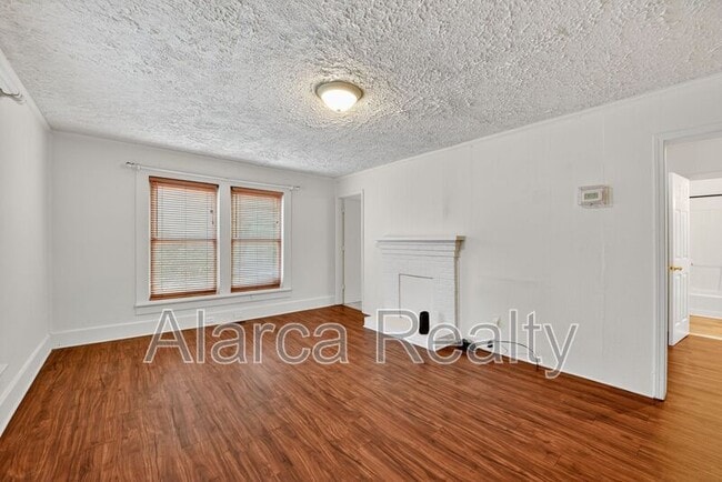 Building Photo - 207 Doster Ave