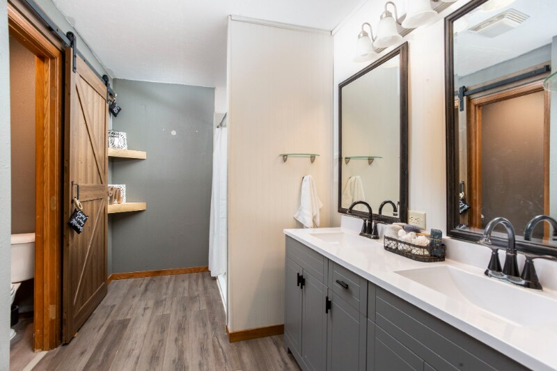 Building Photo - 911 200th St