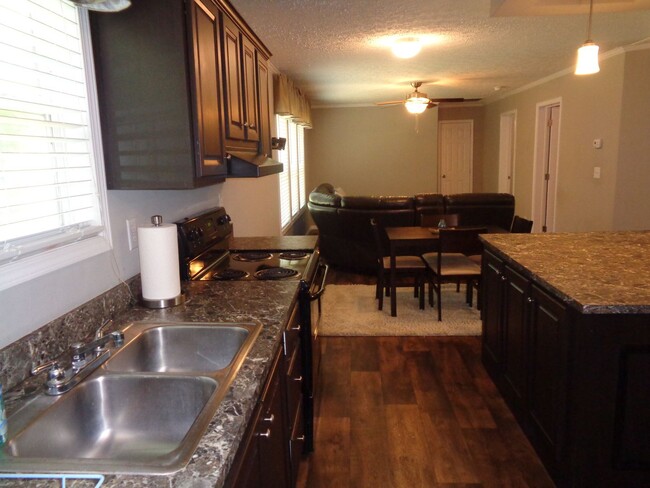 Building Photo - One Level House FOR RENT with a Country Se...