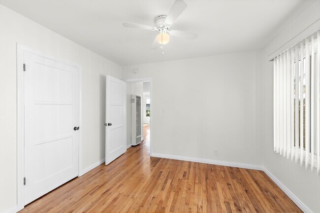Building Photo - Charming Lakewood Home