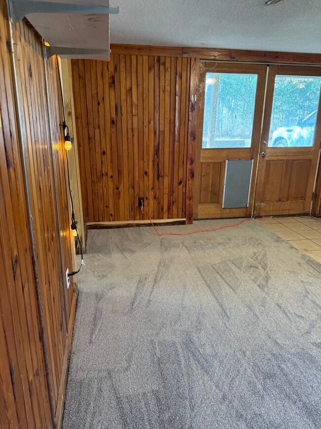 Building Photo - 402 Friendly Pooch Ln