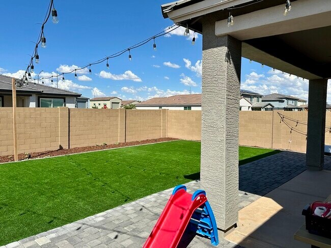 Building Photo - Fantastic Casa Vista home with 4 car garag...