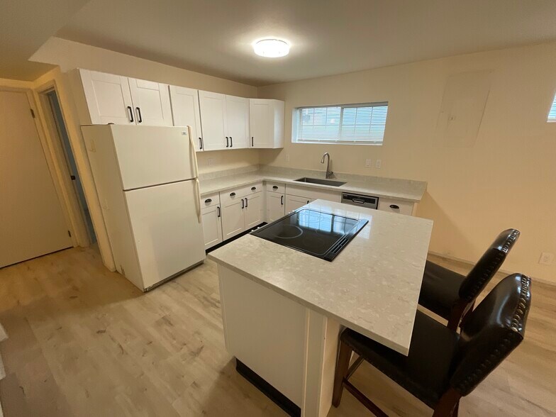 Building Photo - 5214 Woodlawn Ave N